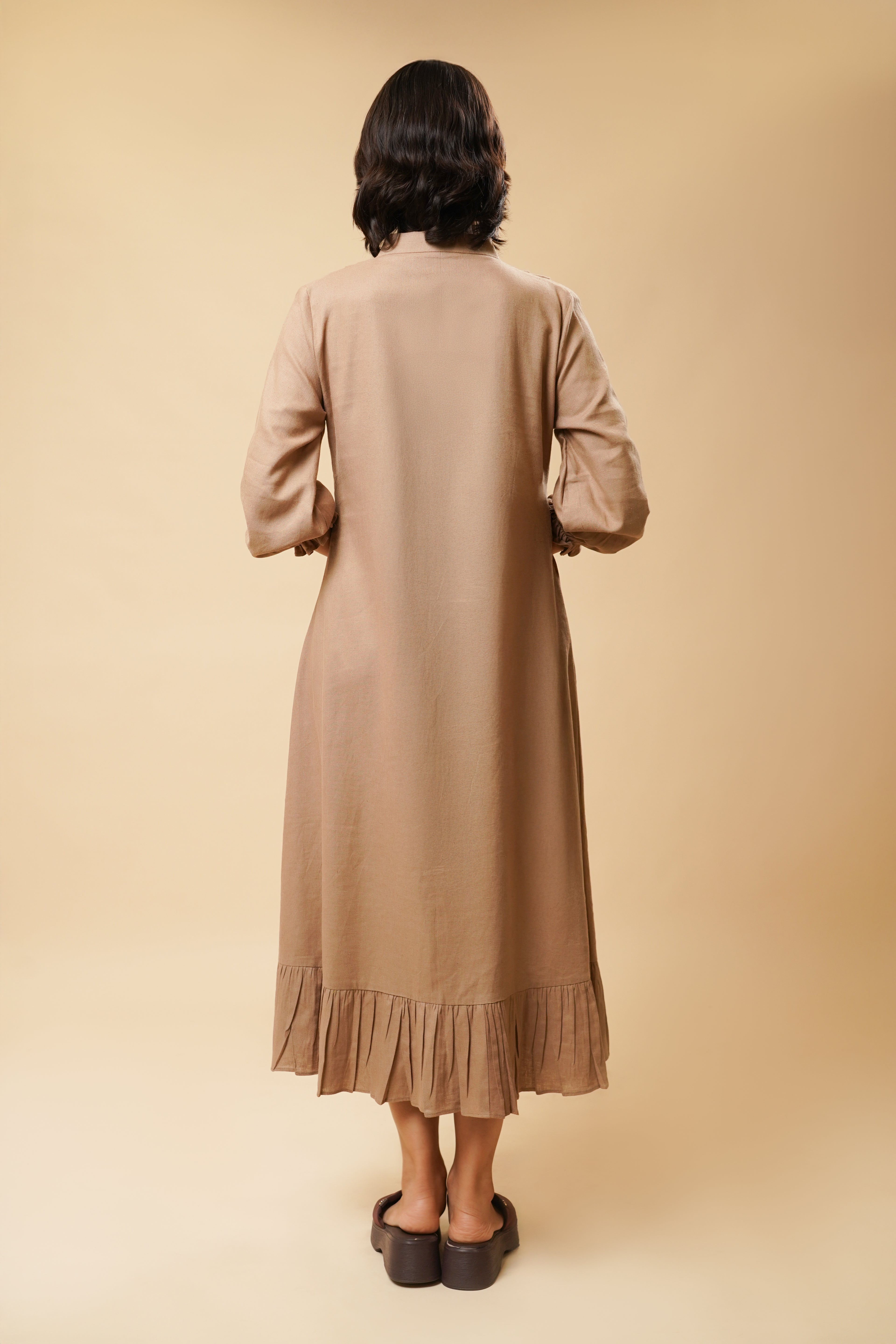 LINEN BISCUIT FRILL DRESS