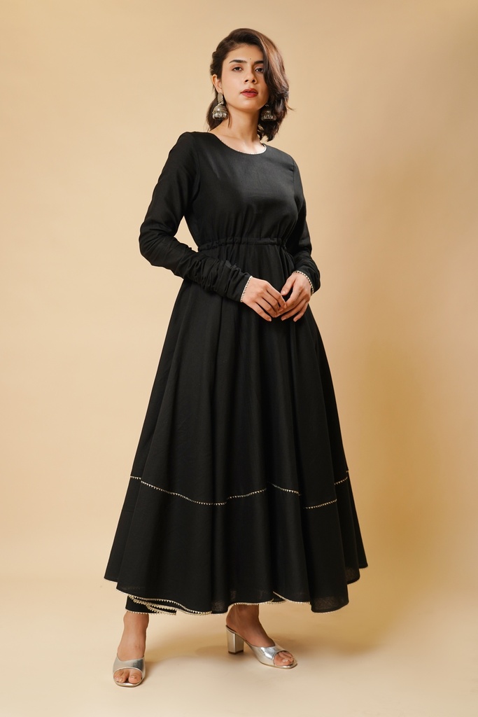 CHURI SLEEVE DRESS(BLACK)